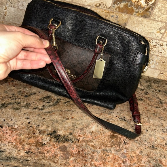 Coach Black and maroon women’s purse - Picture 6 of 10